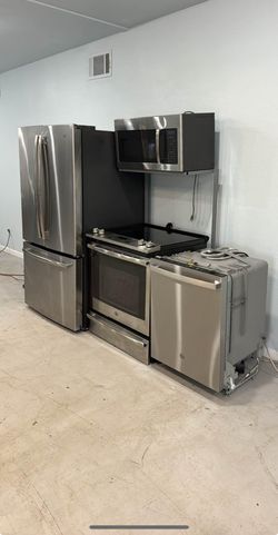 Kitchen Appliances Like New 