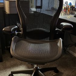 Herman Miller Aeron Classic With Headrest