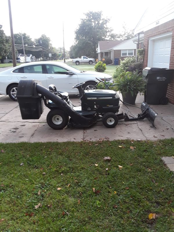 Craftsman lawn tractor w/Snow plow attachment for Sale in Wichita, KS