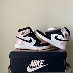 Size 7W Jordan 1 Bubblegum