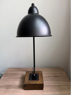 Table lamp