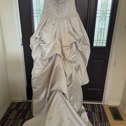 Mon Cheri Ivory RN 82673 Strapless Wedding Dress Size: US 18  