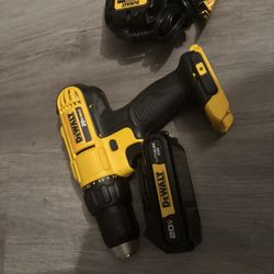 Taladro Dewalt Con Pila Y Cargador Nuevo