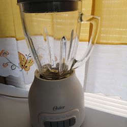 OSTER BLENDER- NEVER USED