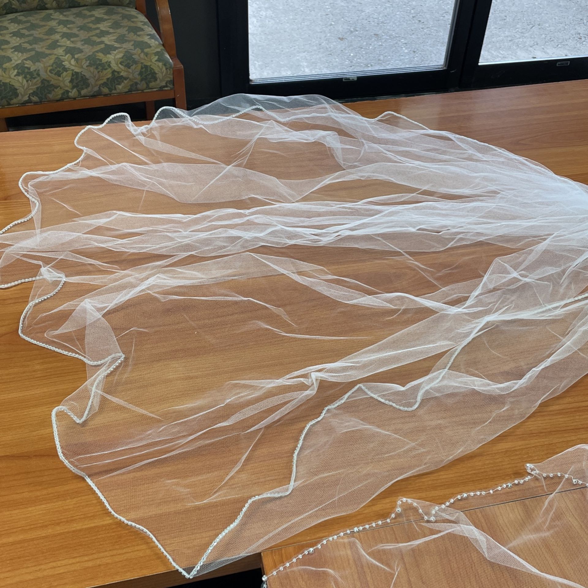 2  brand New Veils