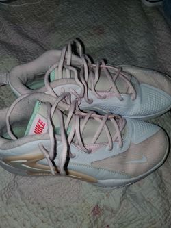 Volleyball shoes
