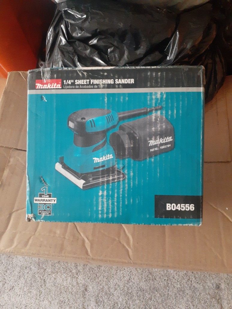 MAKITA  1/4 SHEET SANDER