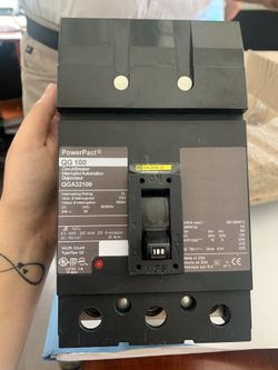 3 pole 100 AMP Breakers