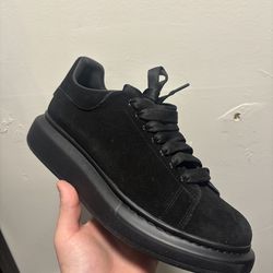 A MCQUEEN suede black size 44 mens (10)