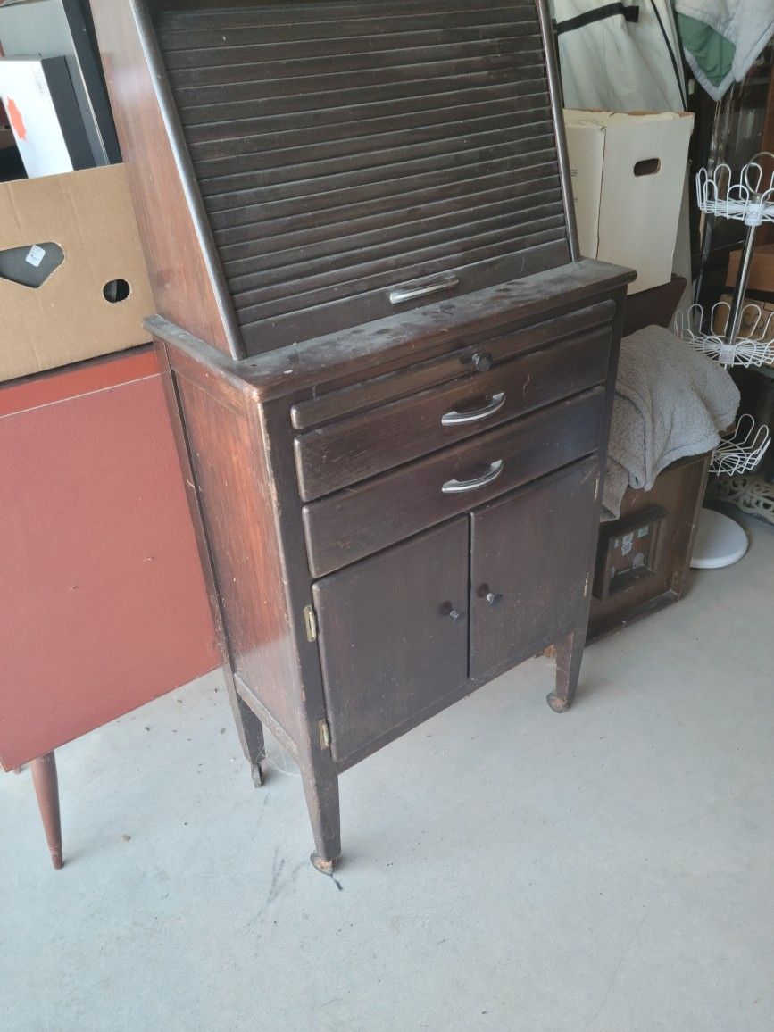 Eye Dr Cabinet