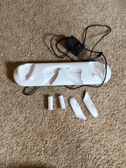 Insignia Charging Stand for Meta Quest 3