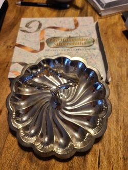 Old Hampshire Silverplated Serving Dish