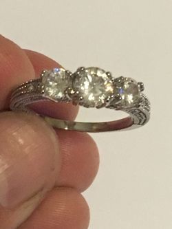 Beautiful Silver Ladies Ring with CZ Stones