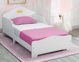Children crown toddler bed