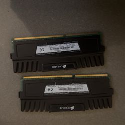 2 Corsair Vengeance DDR3 Desktop RAM