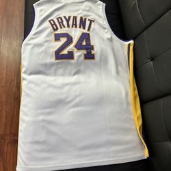 Mitchell & Ness - Kobe Bryant #24 Jersey - Size 2XL