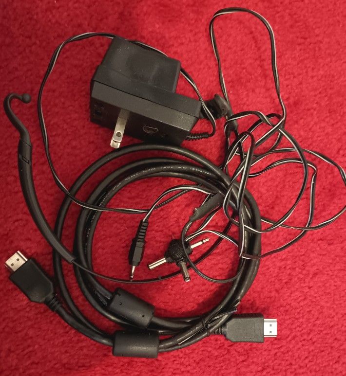 AC/DC Switching power supply adapter with 4 selectable adapter plugs