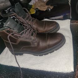 Timberland  Men Size 9 