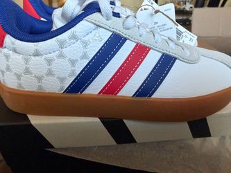 Adidas White, Red and Blue Sneakers Size 1 US (Kids)