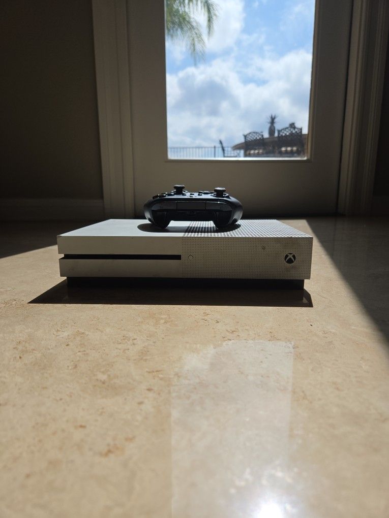 White Xbox One With Black Controller