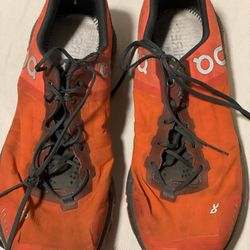 OnCloud  Woman Sneakers Size 10