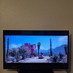 35" Sanyo TV