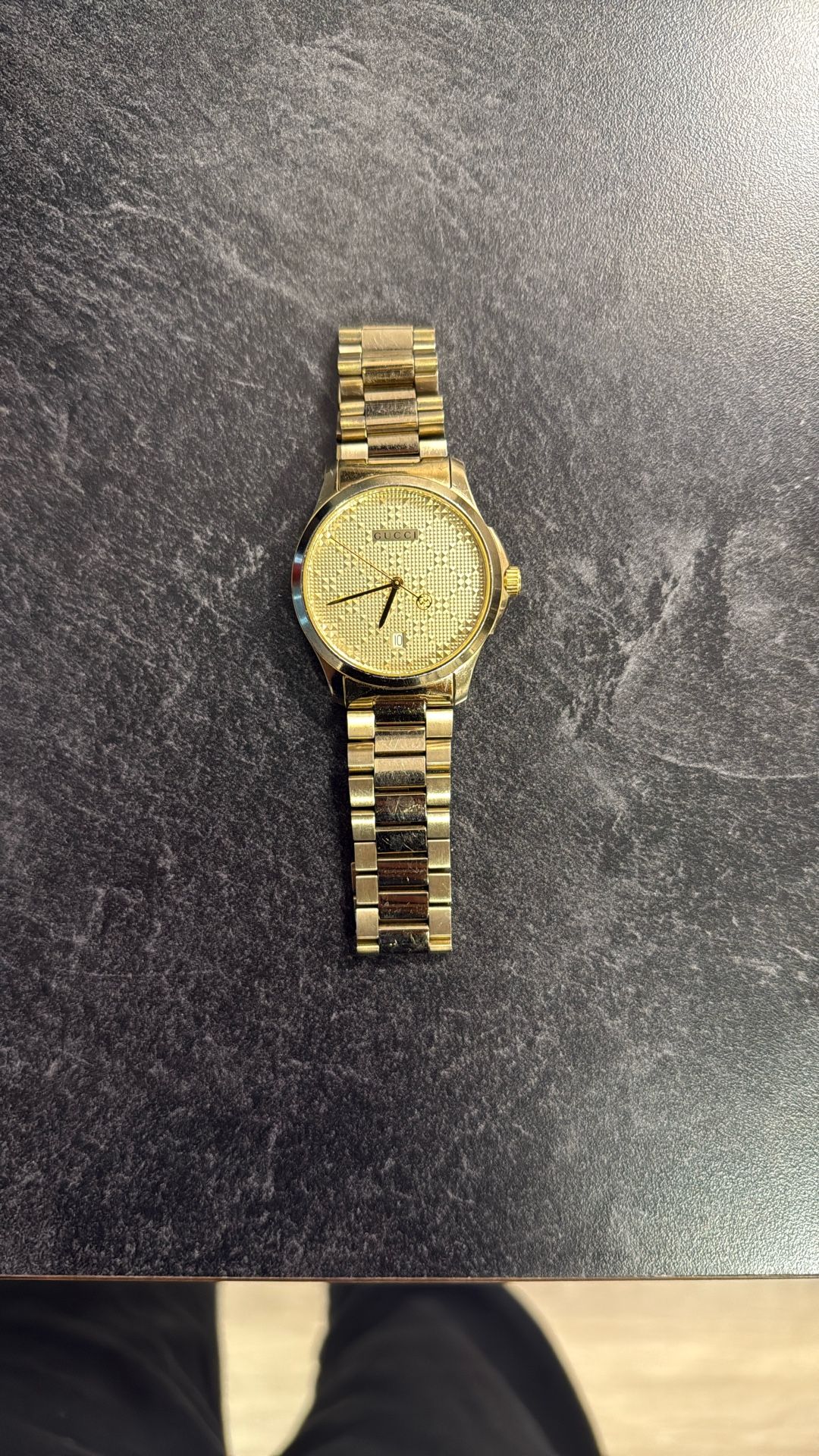 Gucci Mens Timeless Watch Gold