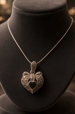 Vintage Solid Silver Thai Marcasite Black Onyx Pendant Necklace