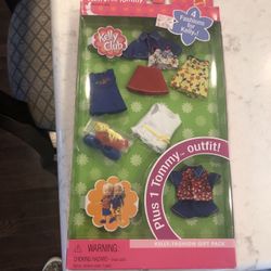 Kelly and Tommy 2001 4 Kelly Fashions 1 Tommy Outfit 