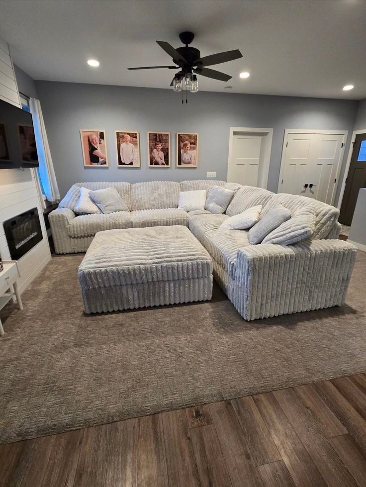 Sectionals With Ottoman , Livingroom Sets