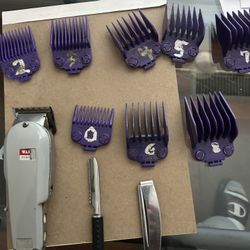 Wahl Clippers With Guards 