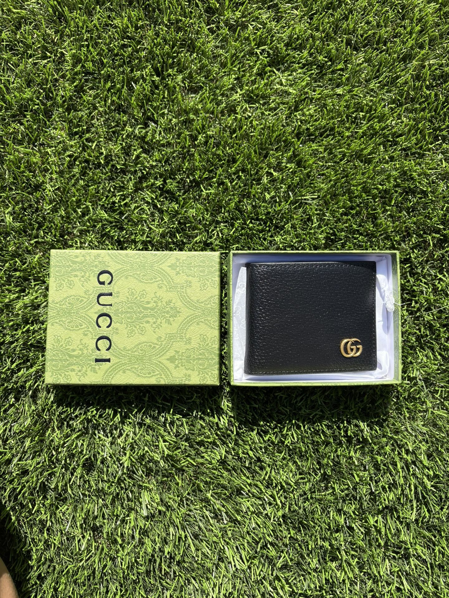 Gucci Marmont Bi-Fold Card Case Wallet Leather