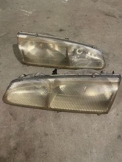 1997 Ford Thunderbird Headlight Assembly