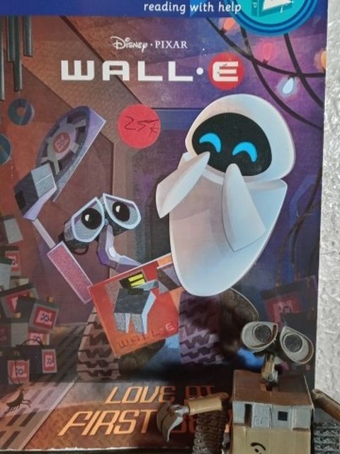 Disney "Wall•E book & Figurine