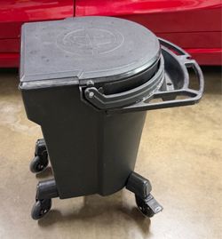 Adam’s premium detailing bucket and cleaning products/brand new