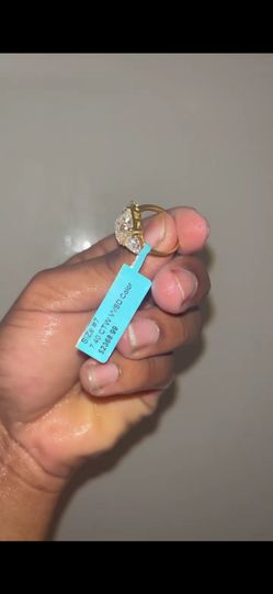 Diamond M VVs Ring