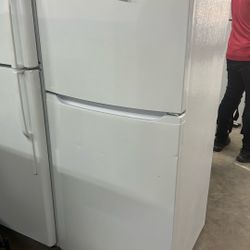 Frigidaire Refrigerator 