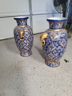 2 Vintage Japanese Vases 
