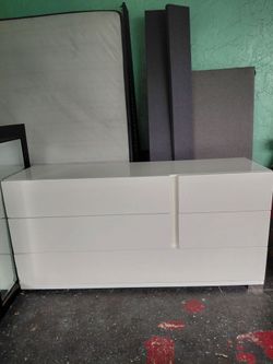 🛋️ White 6-Drawer Double Dresser | $120