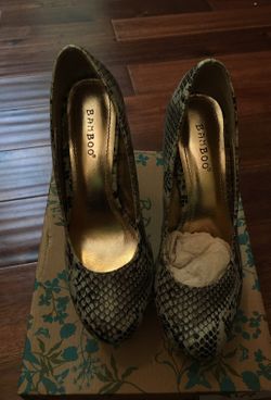 Ladies bamboo snake print heels