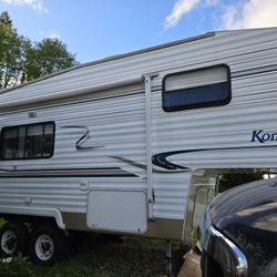 2003 Komfort 5th Wheel