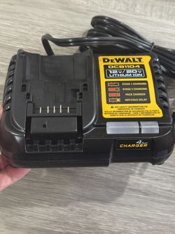 Dewalt 4amp Charger