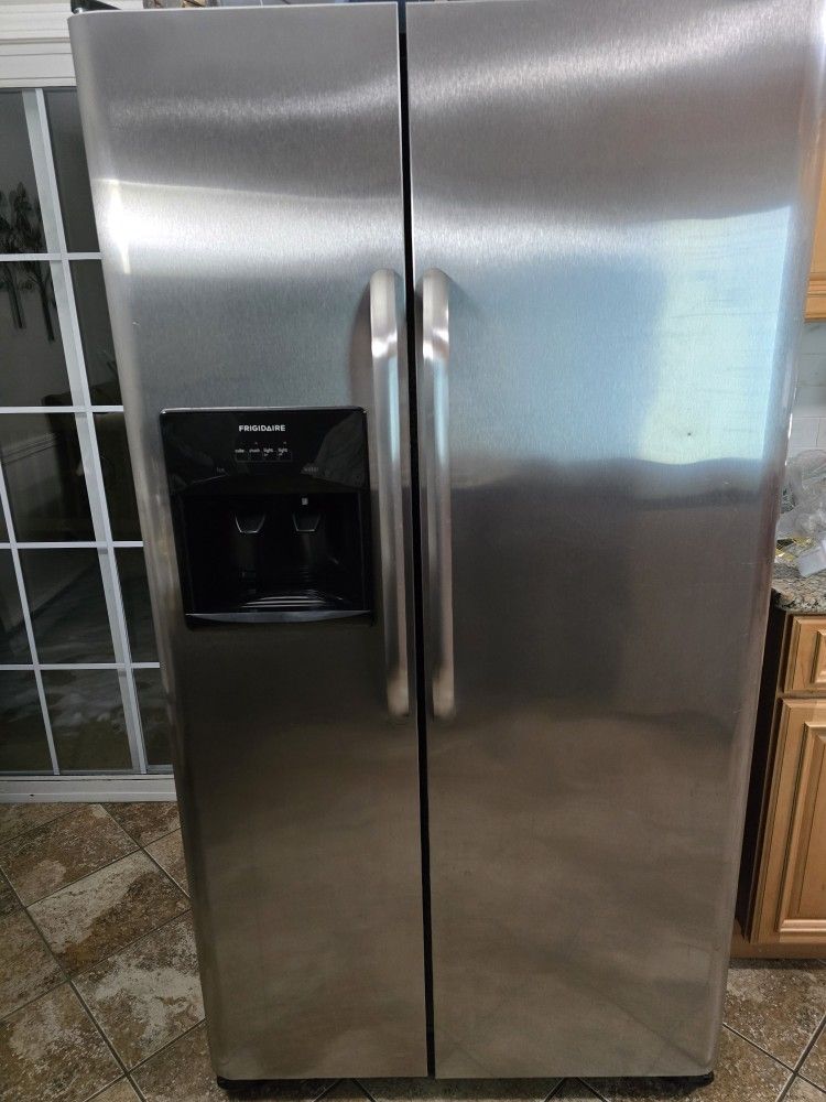 Frigidaire stainless steel refrigerator
