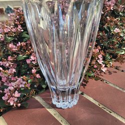 Mikasa Estate Crystal Vase 10.5 inches tall