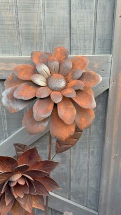 Rustic large flower garden stake
