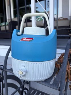 Vintage Coleman insulated water cooler 1 gallon