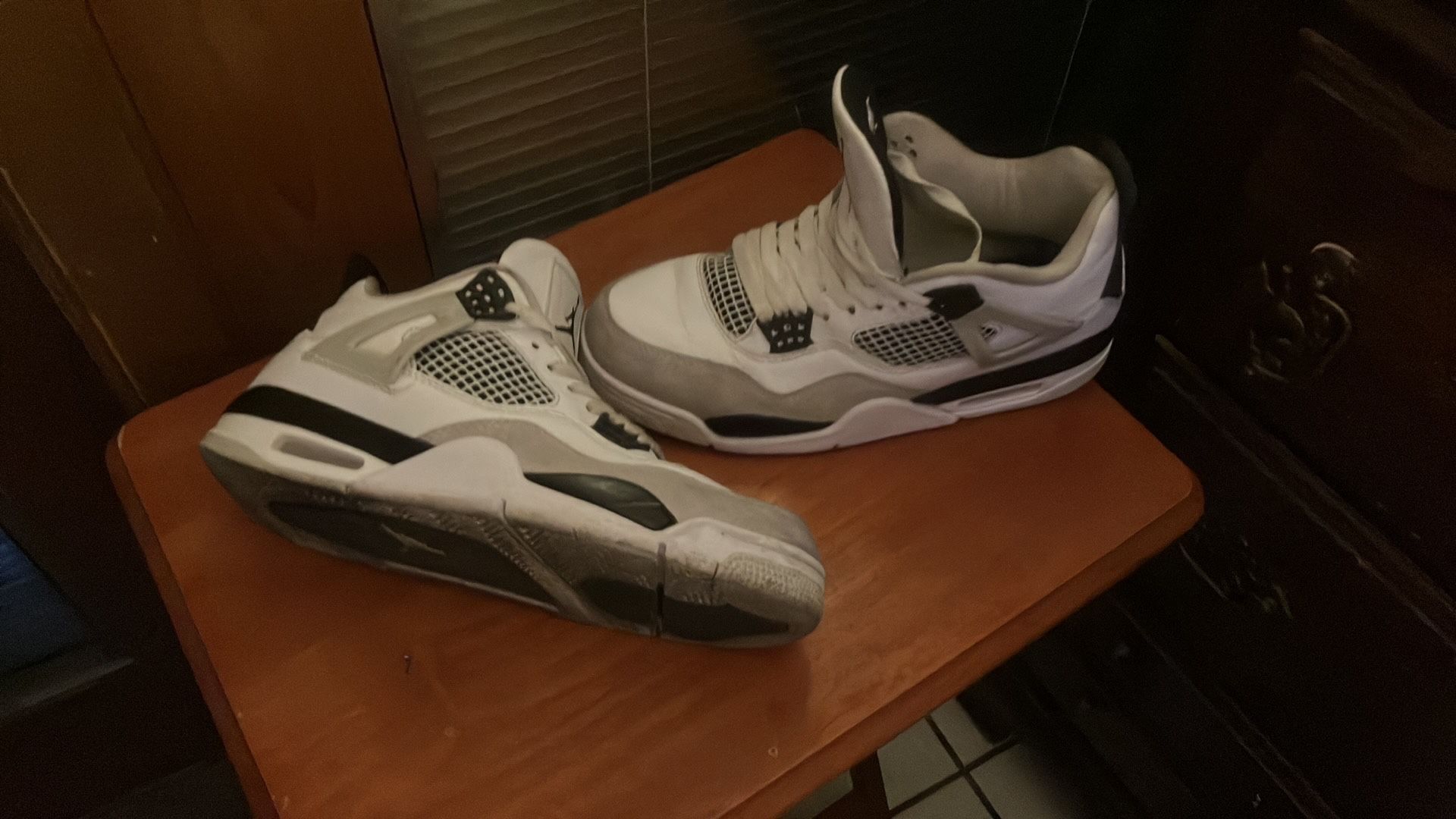 Jordan Retro 4 Mid Black Military 9.5