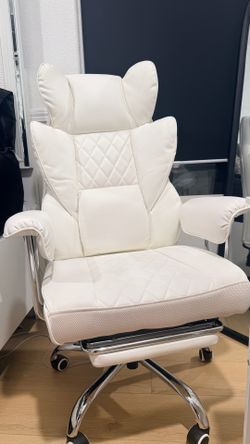White Ergonomic Gaming & Office Chair w/ Footrest