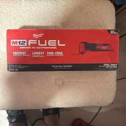 NEW MILWAUKEE M12 FUEL Oscillating Multi-Tool 2526-20