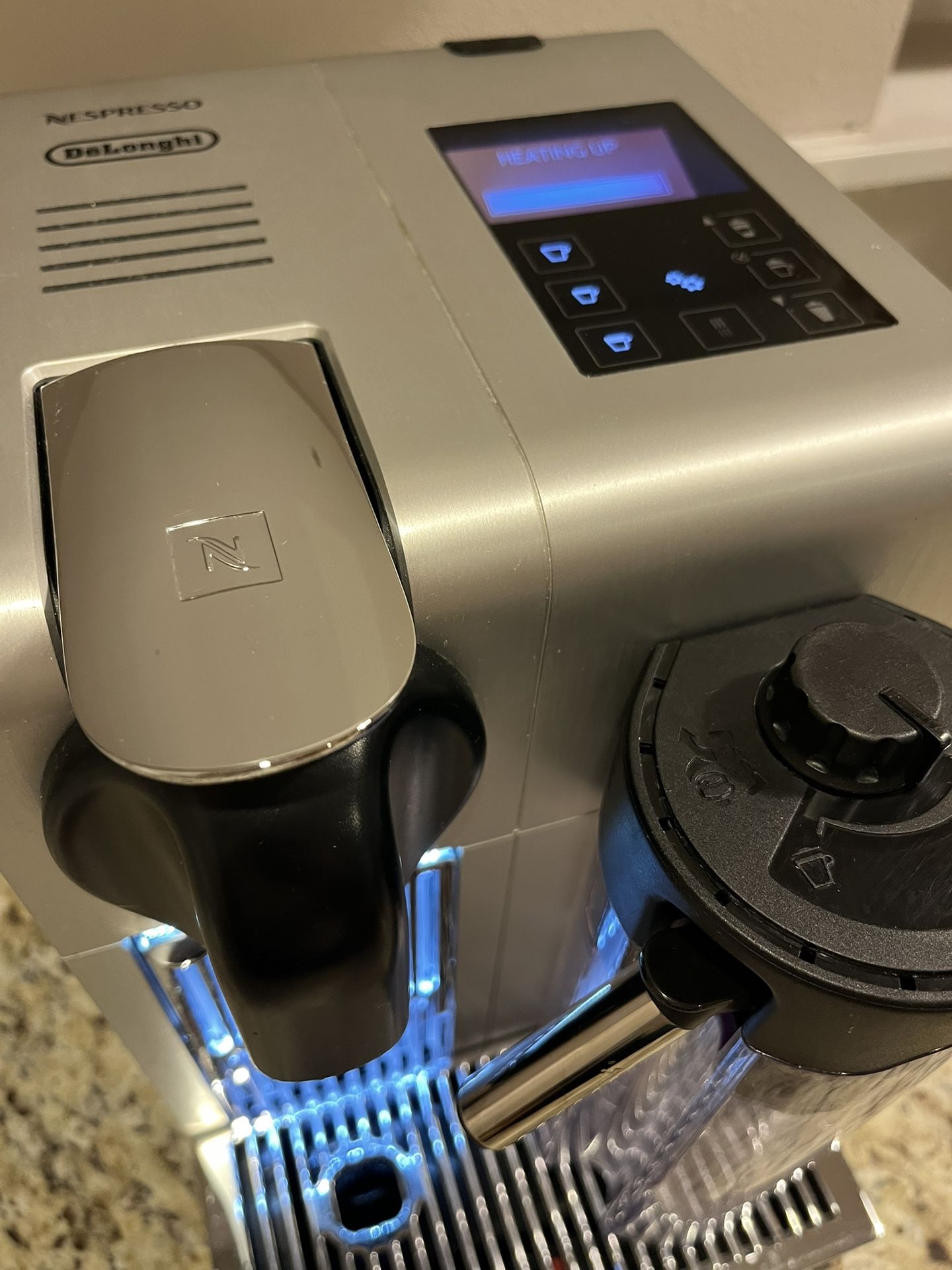 Coffee machine Delonghi Lattisima Pro